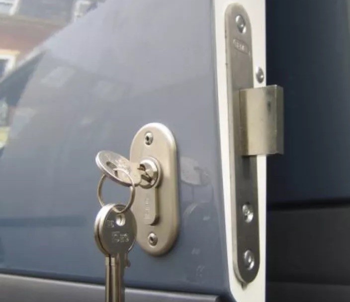 Van Dead Locks