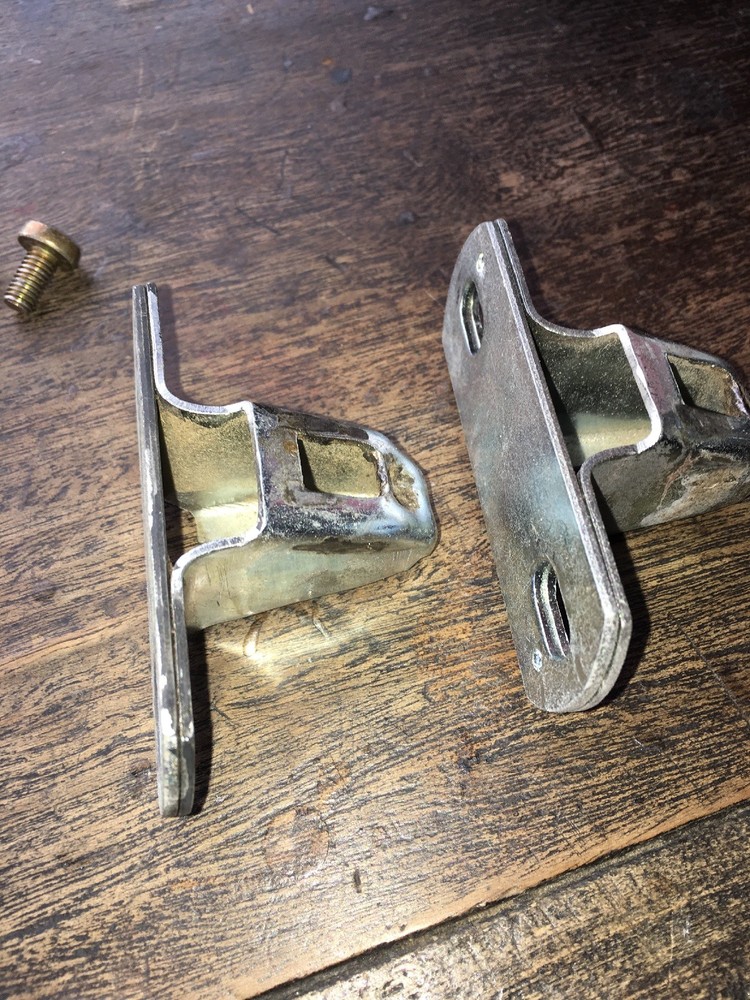 Merceds-Benz R107 Convertible Tonneau Hinge Pair