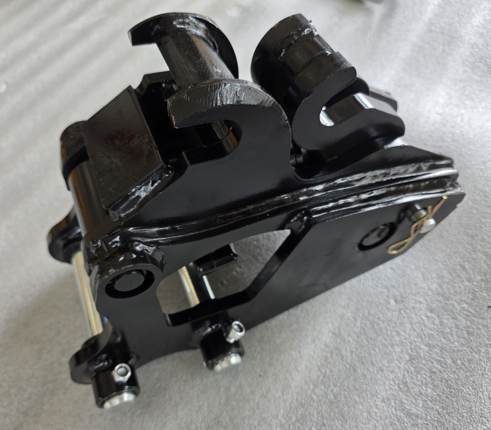 Hydraulic Quick Hitch Mini Excavators Attachments For 1-2 Ton Small Digger