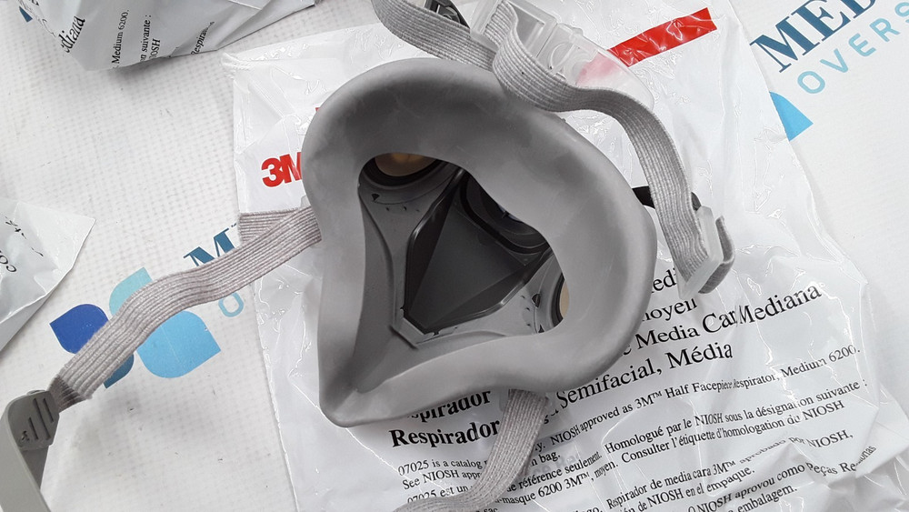 3M Half Facepiece Medium AT 6200 Box of 6