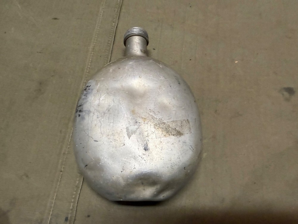 ORIGINAL WWII GERMAN infantry M31 .7 CANTEEN-1937