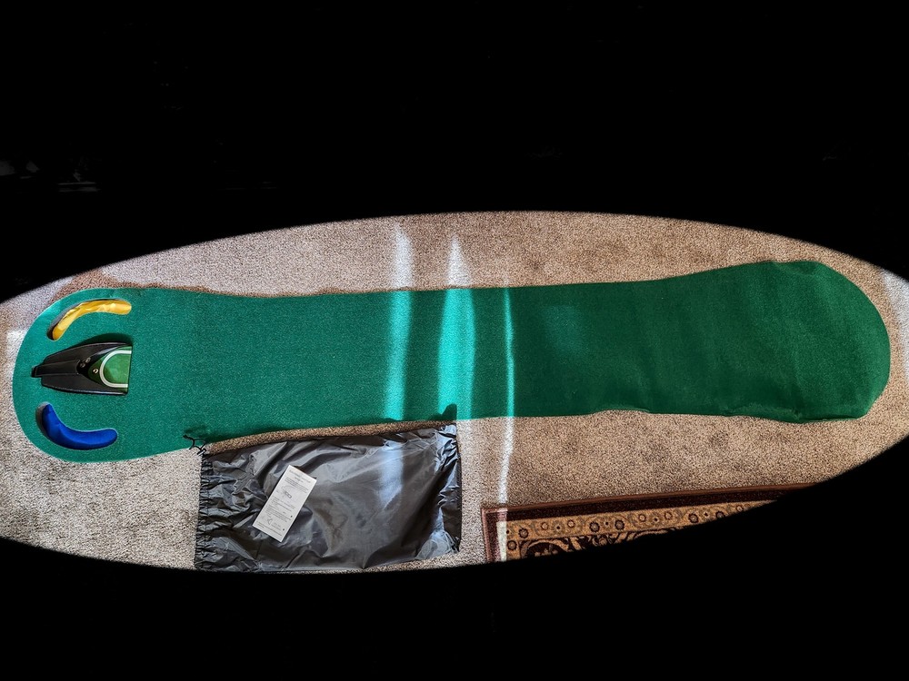 2' x 9' Golf Putting Mat with Electronic Ball Return NEW