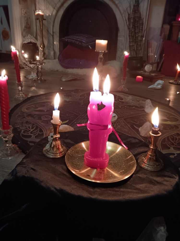 Fatal Attraction Spell/ Powerful, Potent Magic/ Cast by 32 year Practicing Witch