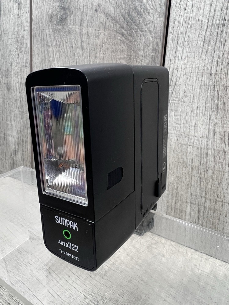 Sunpak Thyristor Auto 322 Electronic Flash for 35mm Camera Vintage