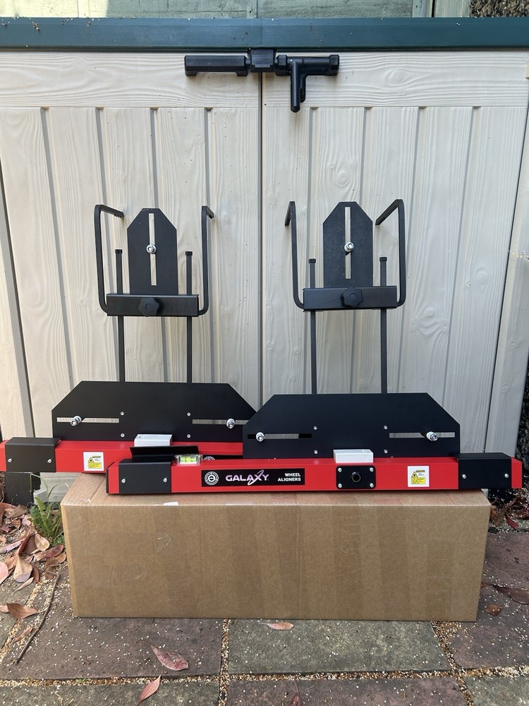 4 FOUR WHEEL LASER ALIGNER Four Wheel Laser ALIGNER / Alignment