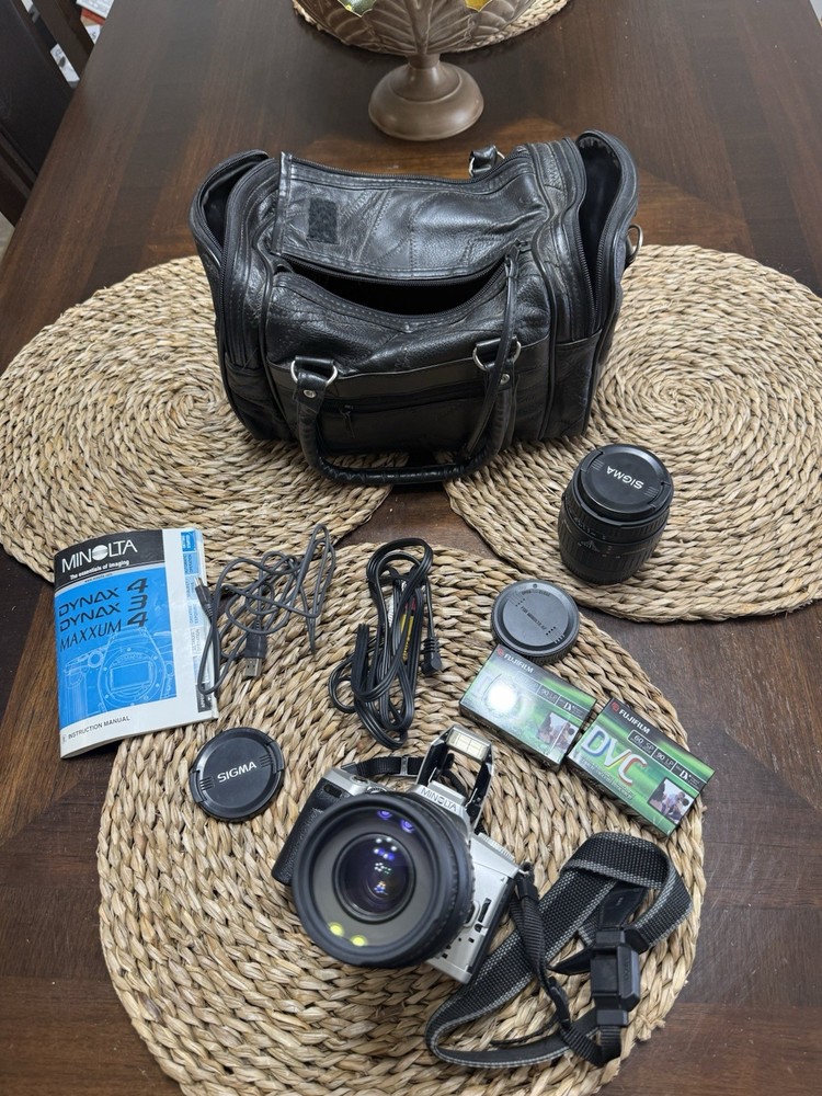 Minolta Maxxum 4 Camera Bundle