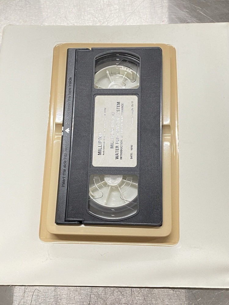 Millipore AFS 300 Analyzer Feed System With VHS - Users Guide / Manual