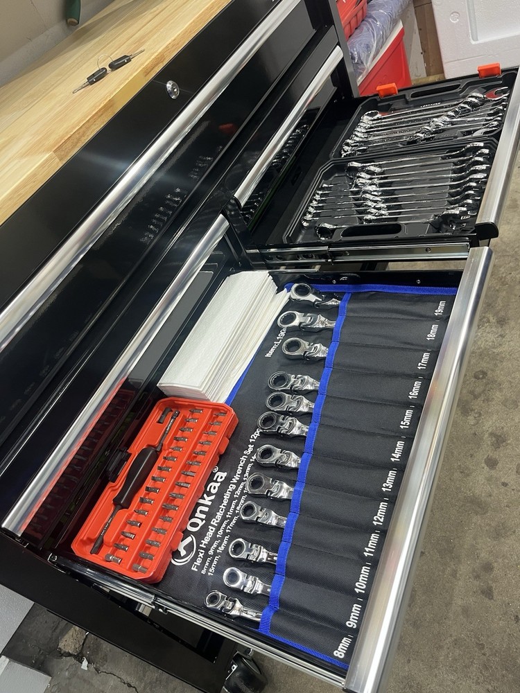 Fully loaded toolbox 🧰⚒️