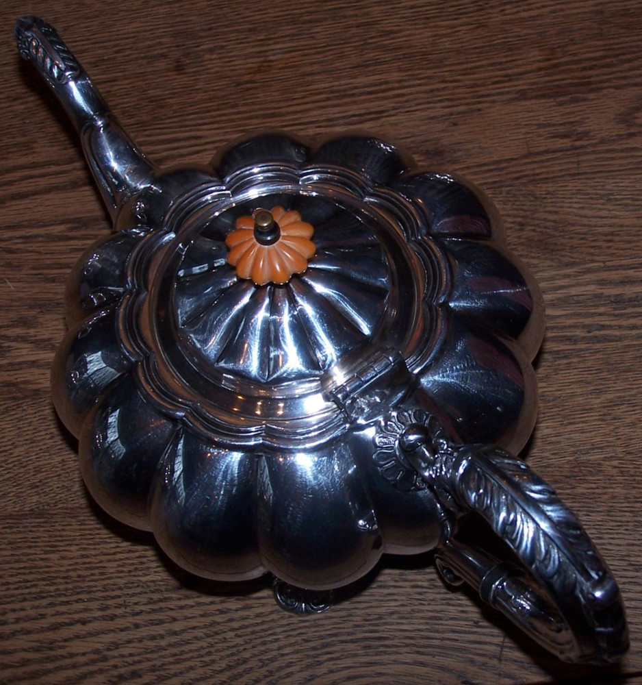 Vintage Melon Pattern Silverplate Coffee & Tea Service w Melon Bakelite Finials