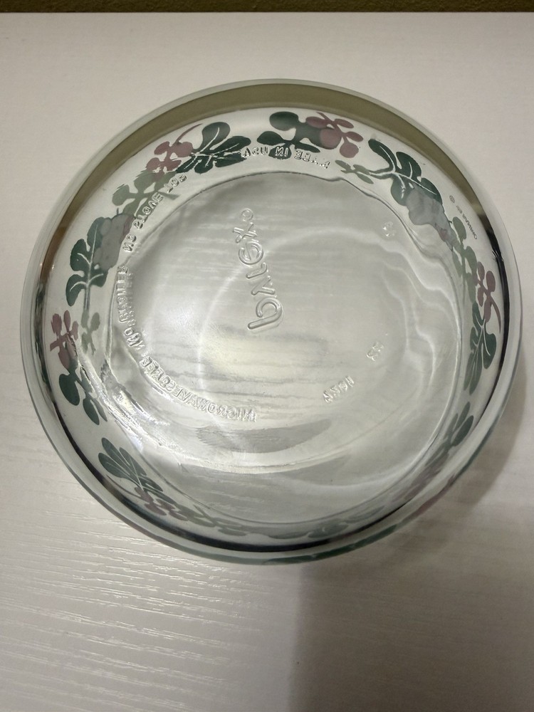 Hello Kitty Pyrex Bowl 6" (no lid)