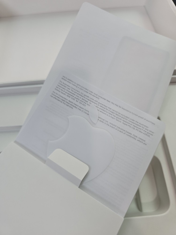 iPad box 10th Generation Silver 64GB EMPTY BOX ONLY