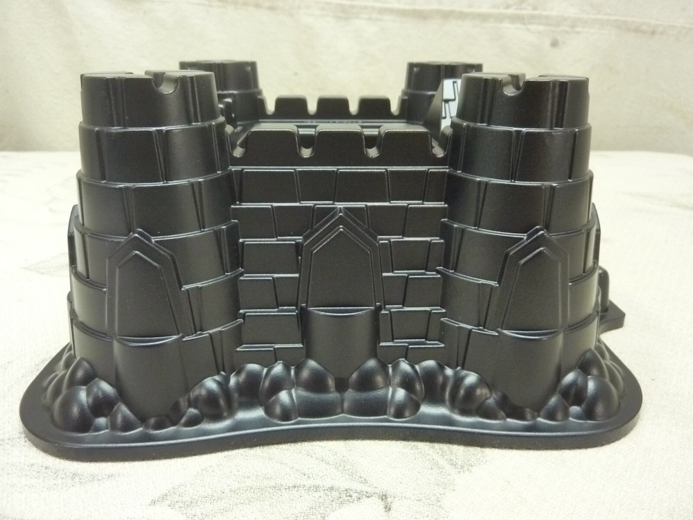Nordic Ware Castle Bundt 10 Cup Cake Pan