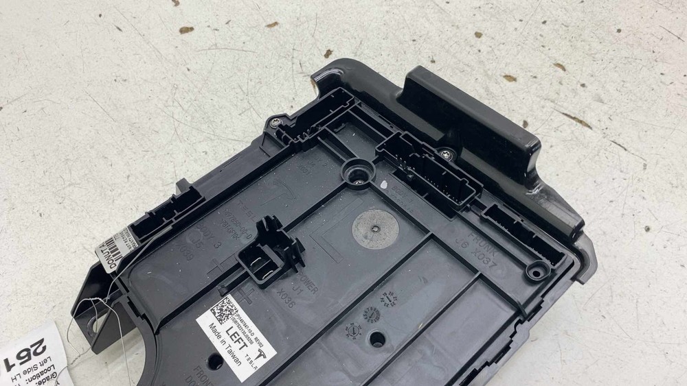 ⭕ 20-24 Model Y Front Left Frunk Low Voltage Body Controller Module 1497847-10-D