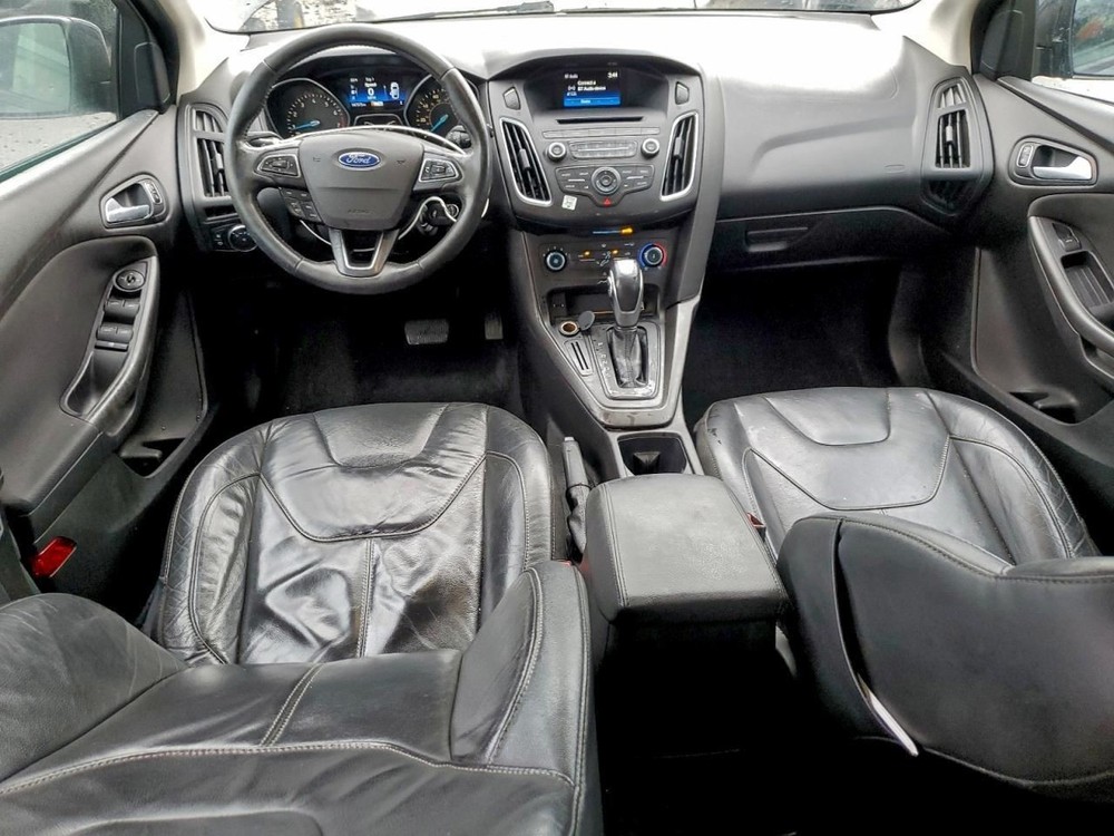 FOCUS 2016 Glove Box 4952436