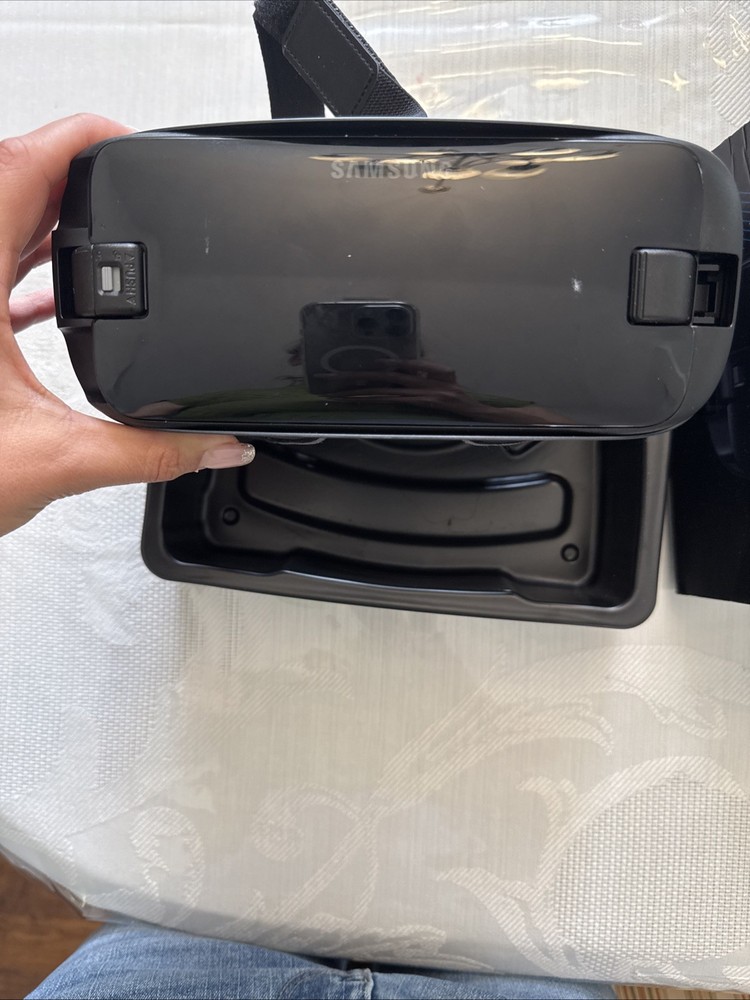 Samsung Gear VR With Controller/Galaxy S8/S8+/S7……
