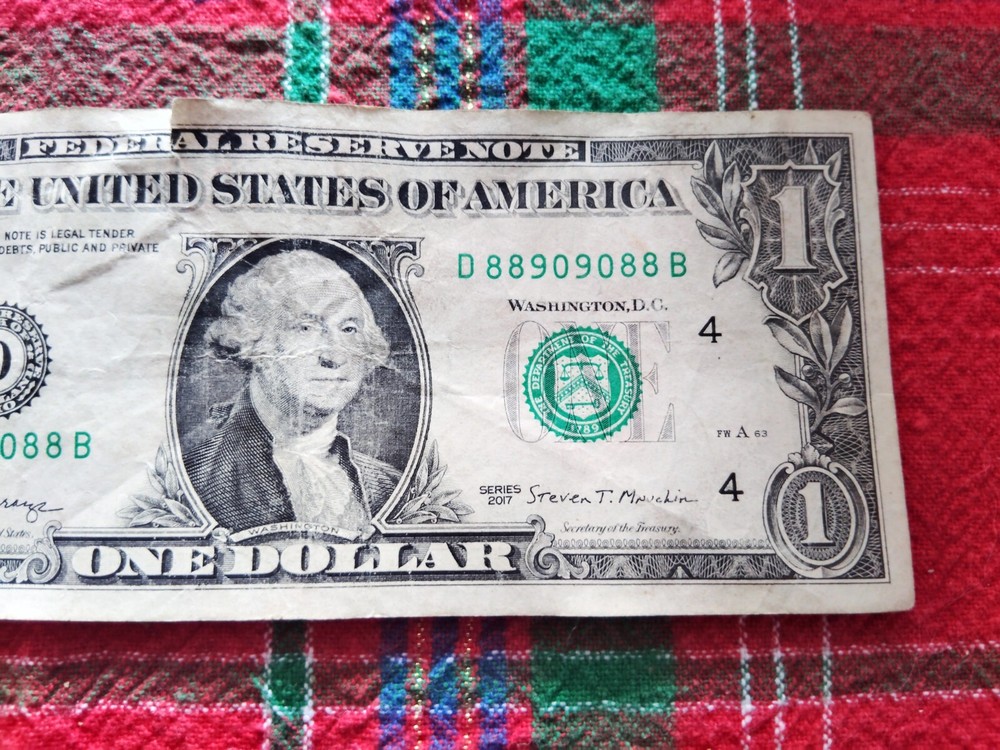 (3) FLIPPER FANCY SERIAL NUMBER $1 NOTES!!! 2 BOOKEND AND REPEATING!!! Error!