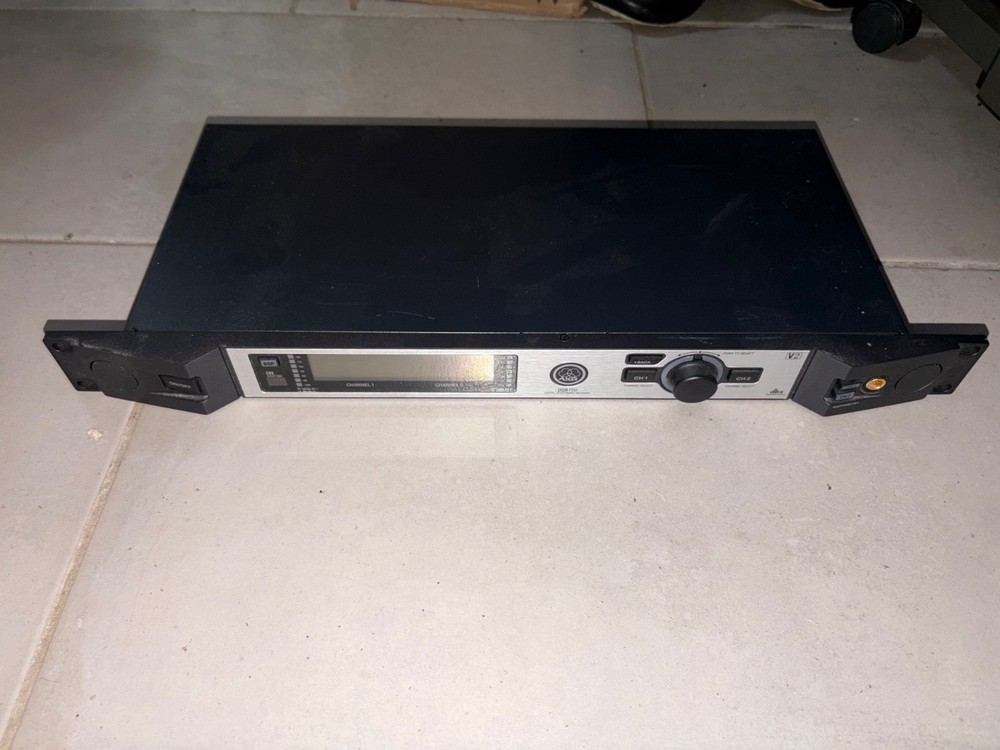 AKG DSR700  Digital Wireless Microphone Receiver System