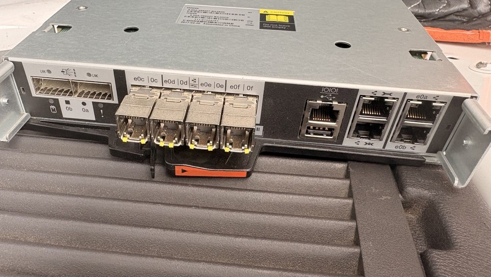 NetApp 111-01324+F1 FAS Controller Storage Module