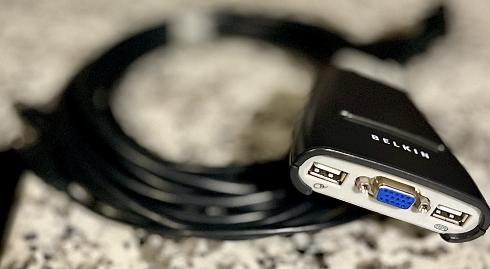 BELKIN Multi Port (2P) VGA USB KVM Switch W/ Cabling MAC PC Video Cable