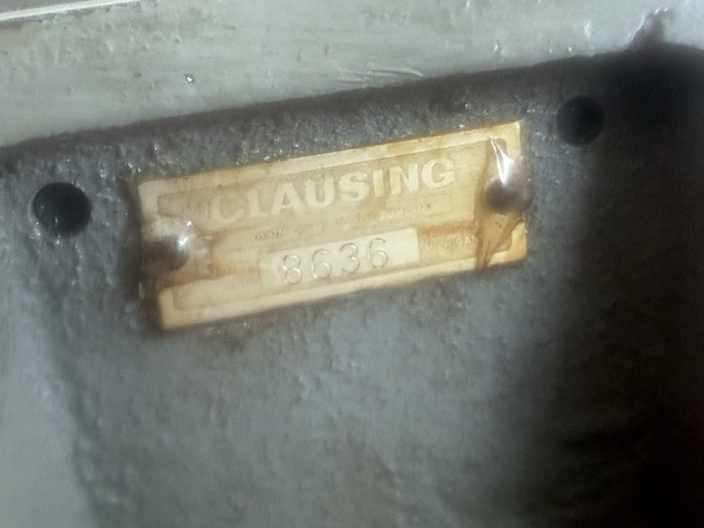 Clausing 8520 Milling Machine 8636 Vise With Enco Parallels