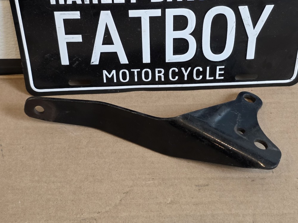 03 HARLEY-DAVIDSON DYNA EXHAUST SUPPORT MOUNT BRACKET