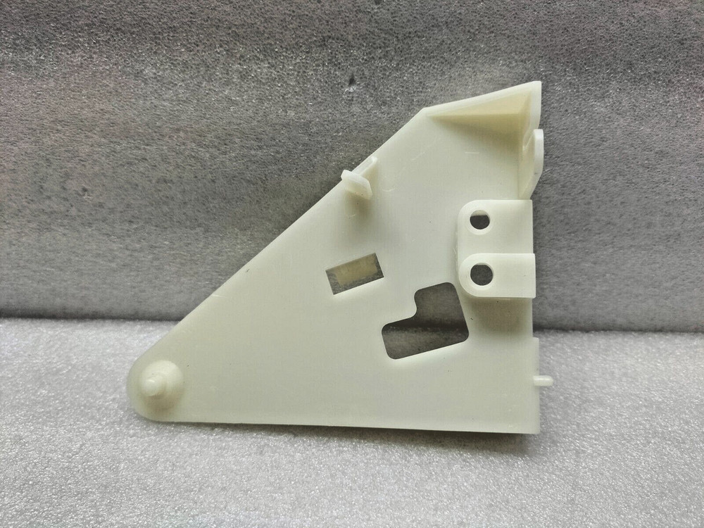 MANITOWOC 97-5014-3 BRACKET ROCKING CHUTE DOOR LEFT HAND