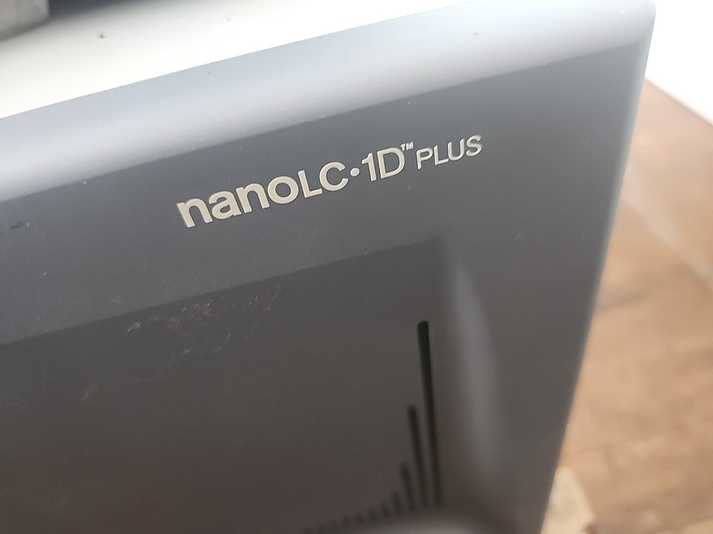 Eksigent 920 Autosampler with NanoLC-1D+HPLC System