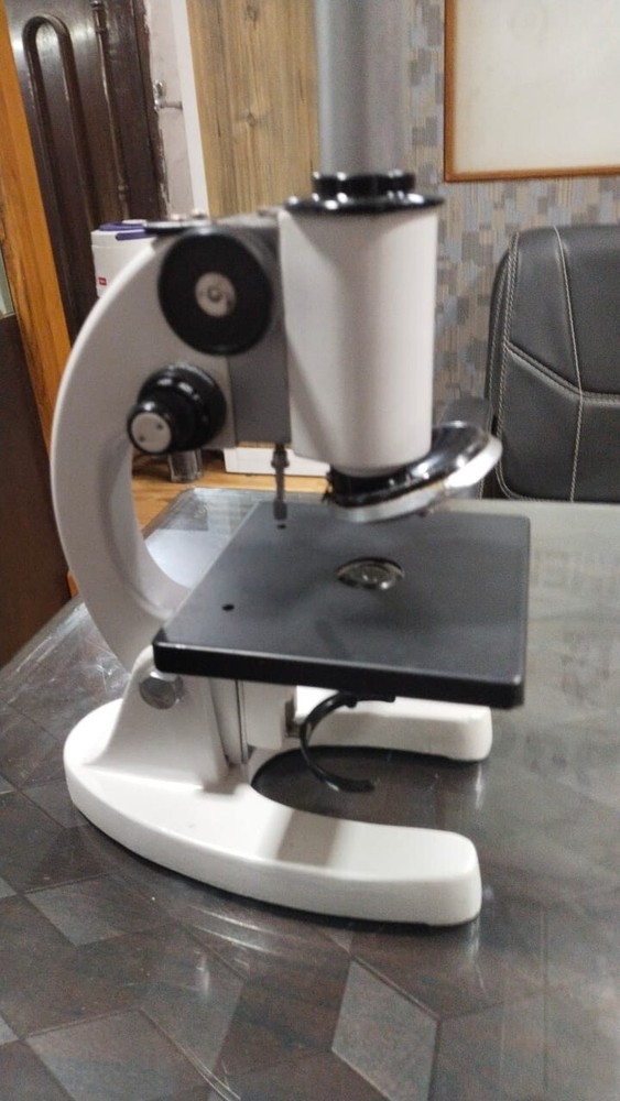 STUDENT MICROSCOPE FOR EDUCATIONAL USE.MADE IN INDIA.