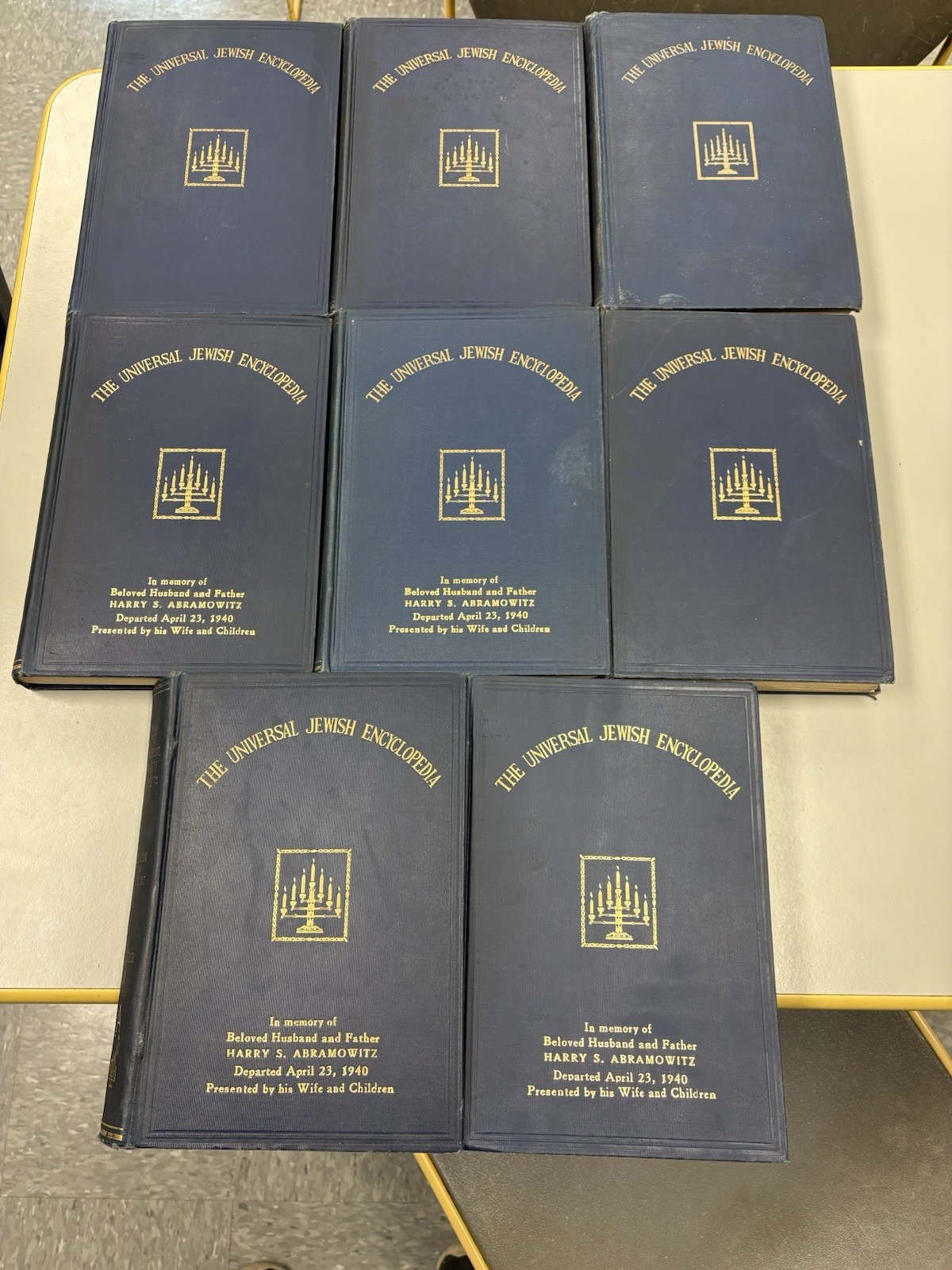 The Universal Jewish Encyclopedia 1941 Hardcover - Judaism 8 Volumes