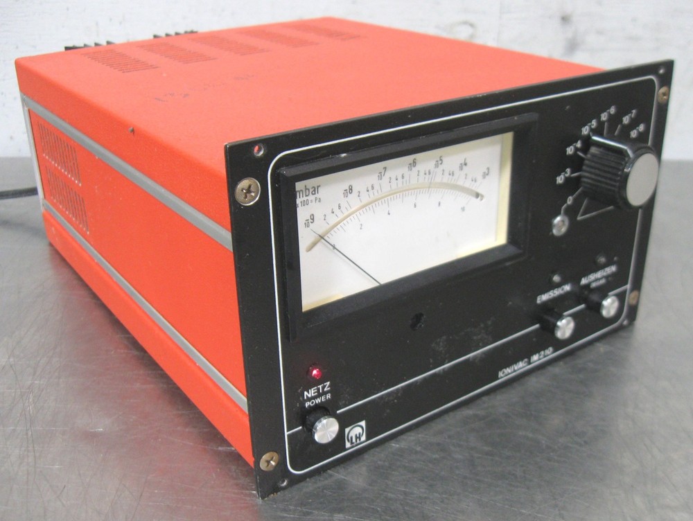 C202029 Leybold Heraeus Ionivac IM210 Ionization / Ion Gauge Controller