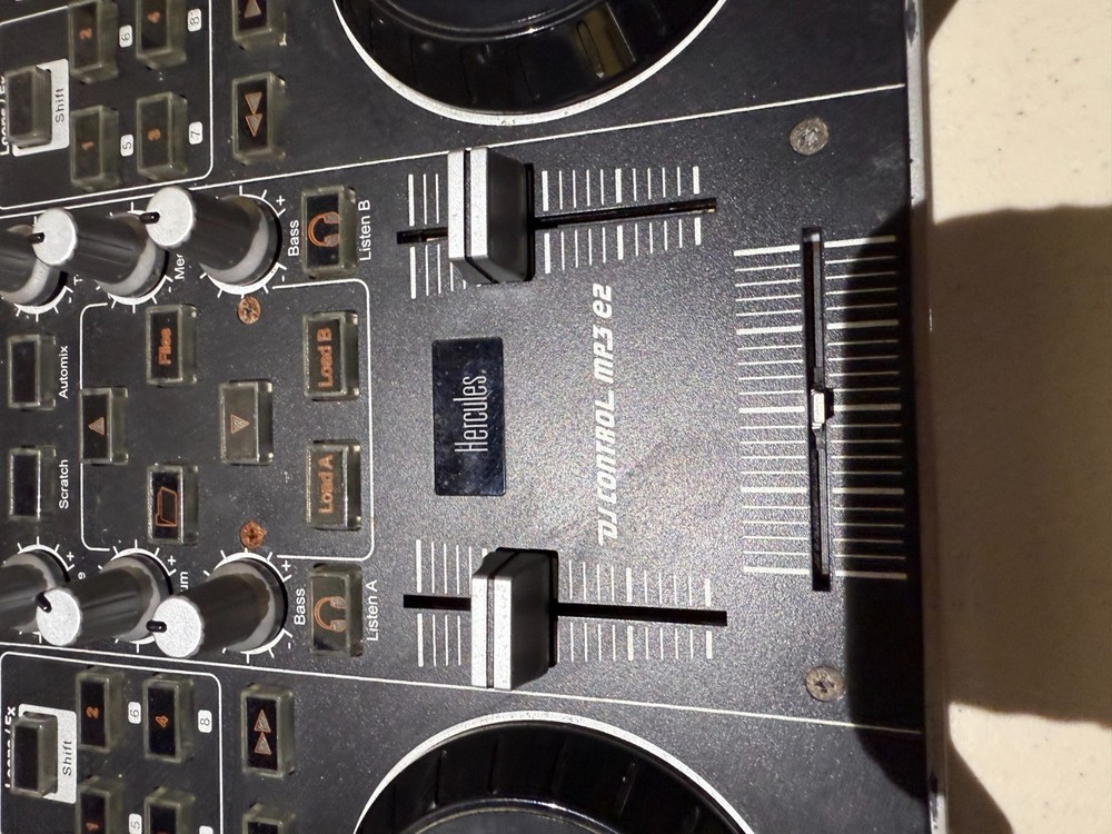 Hercules DJ Control MP3 E2 DJ USB Powered Controller - Tested Works