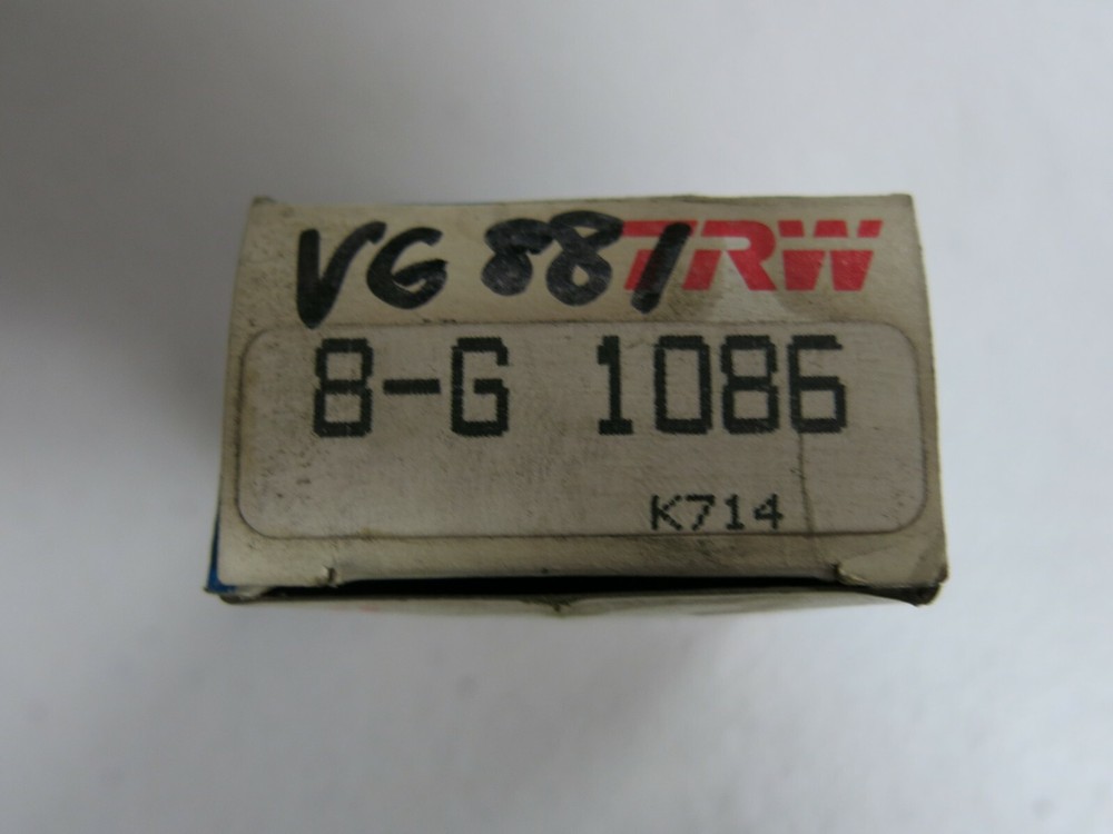 NOS TRW ENGINE VALVE GUIDE G1086 / VG881