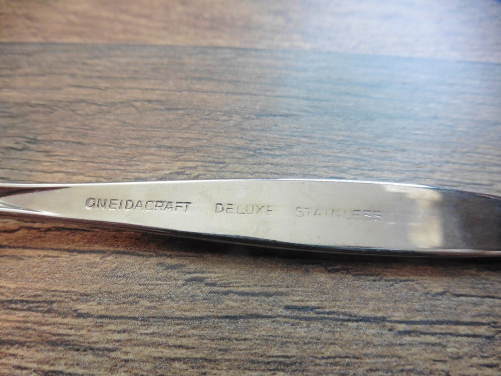 4 Oneidacraft Deluxe Wintersong Stainless Flatware Teaspoons