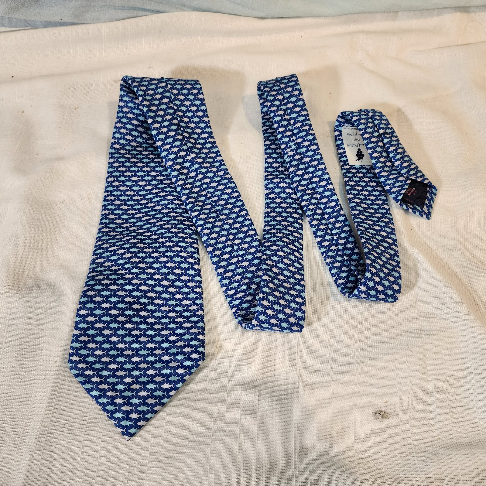 Vineyard Vines, Shep & Ian, Boy's Silk Necktie, Blue, Fish Print, USA, Nice!