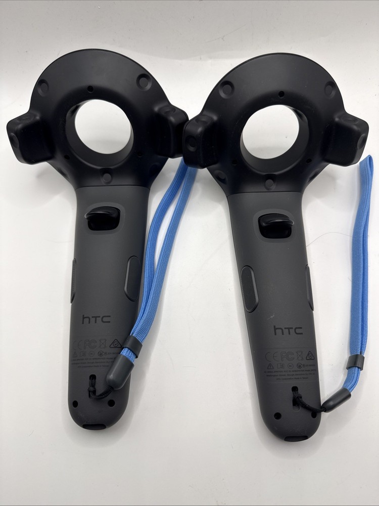 2x HTC Vive Controller Wand Pair Two Straps VR Virtual Reality Excellent Set