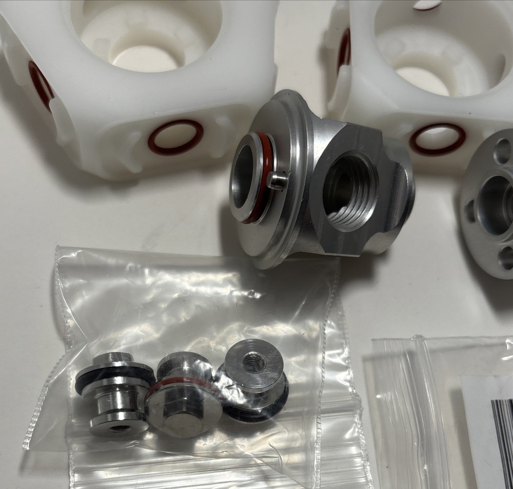 Soft Robotics mGrip Hubs - square & hexagon, adapter & vacuum components
