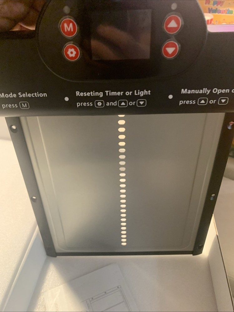 Solar Powered Automatic Chicken Coop Door with Timer/PIR Sensor Modes