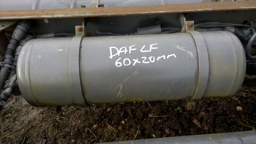 AIR TANK MOUNT AND STRAP REMOVED FROM DAF LF