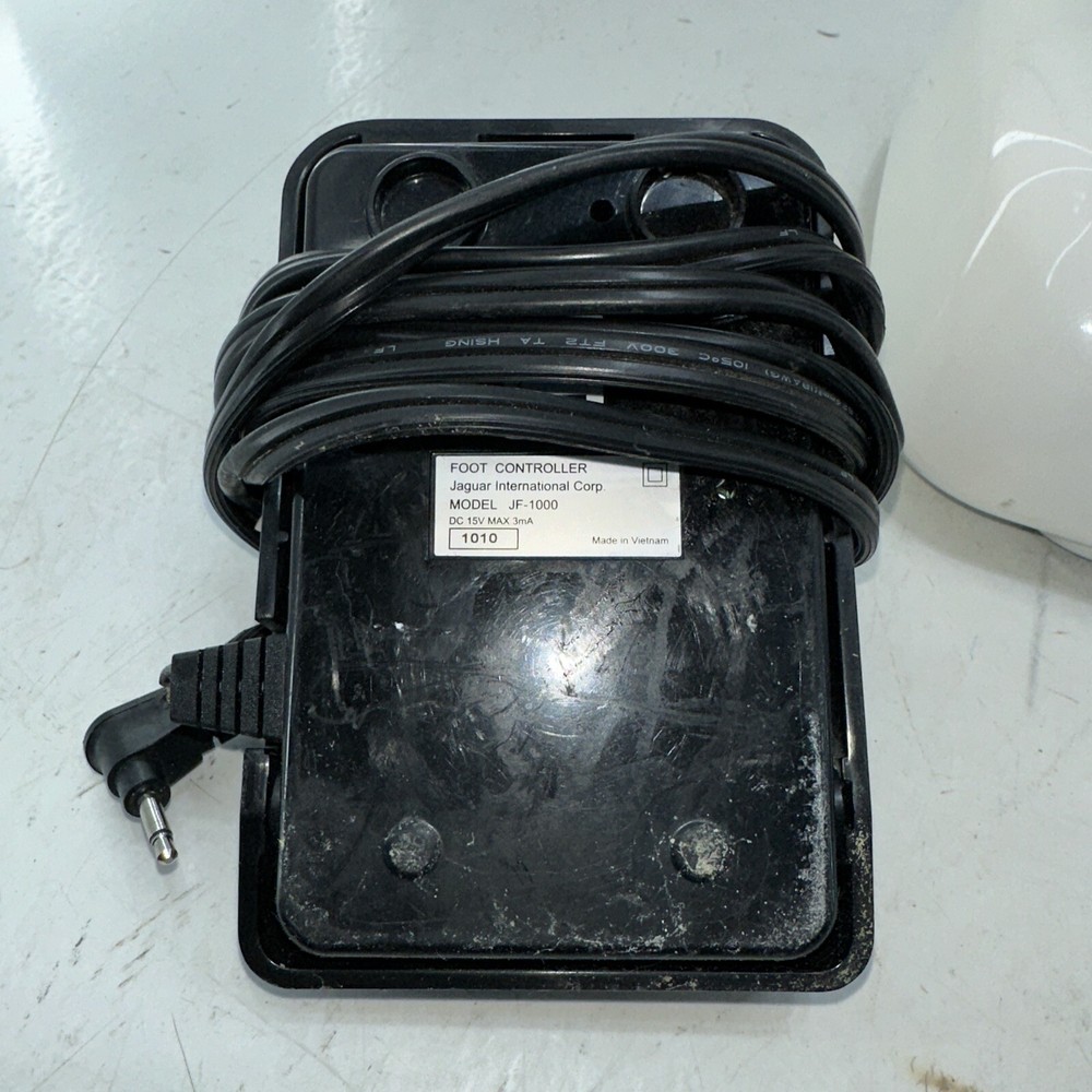 Singer 8763 Curvy Electronic Sewing Machine Read Description