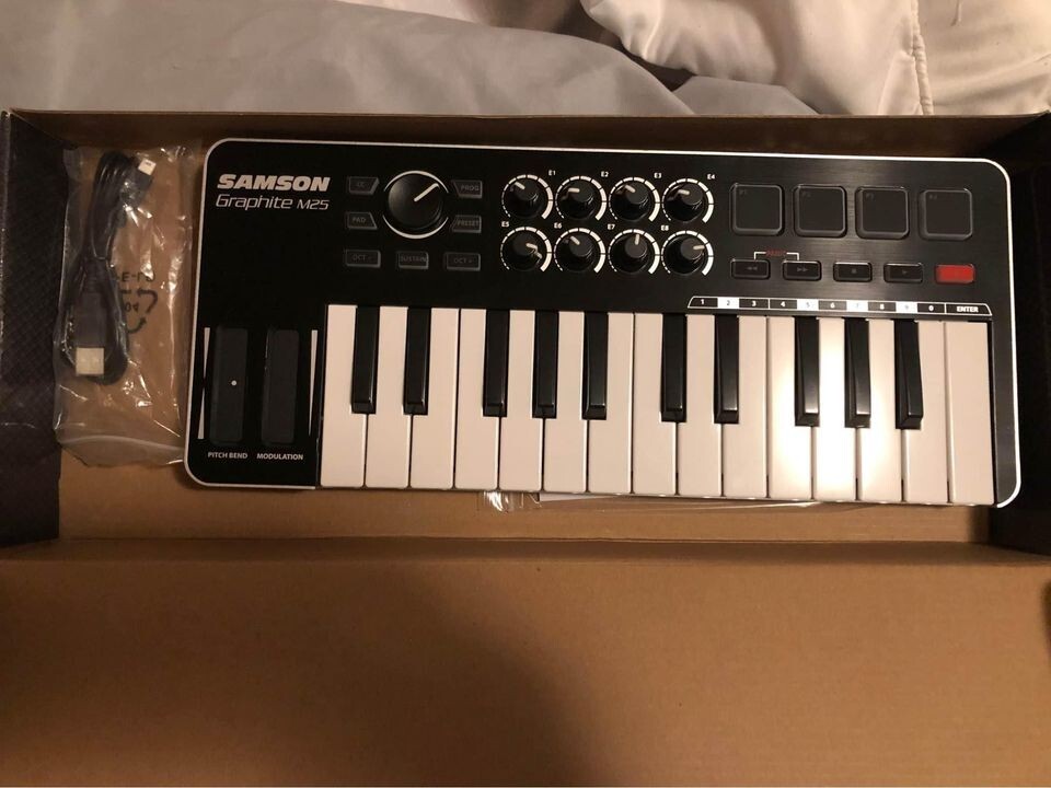 Samson Graphite M25 USB MIDI Controller 25-Key Keyboard