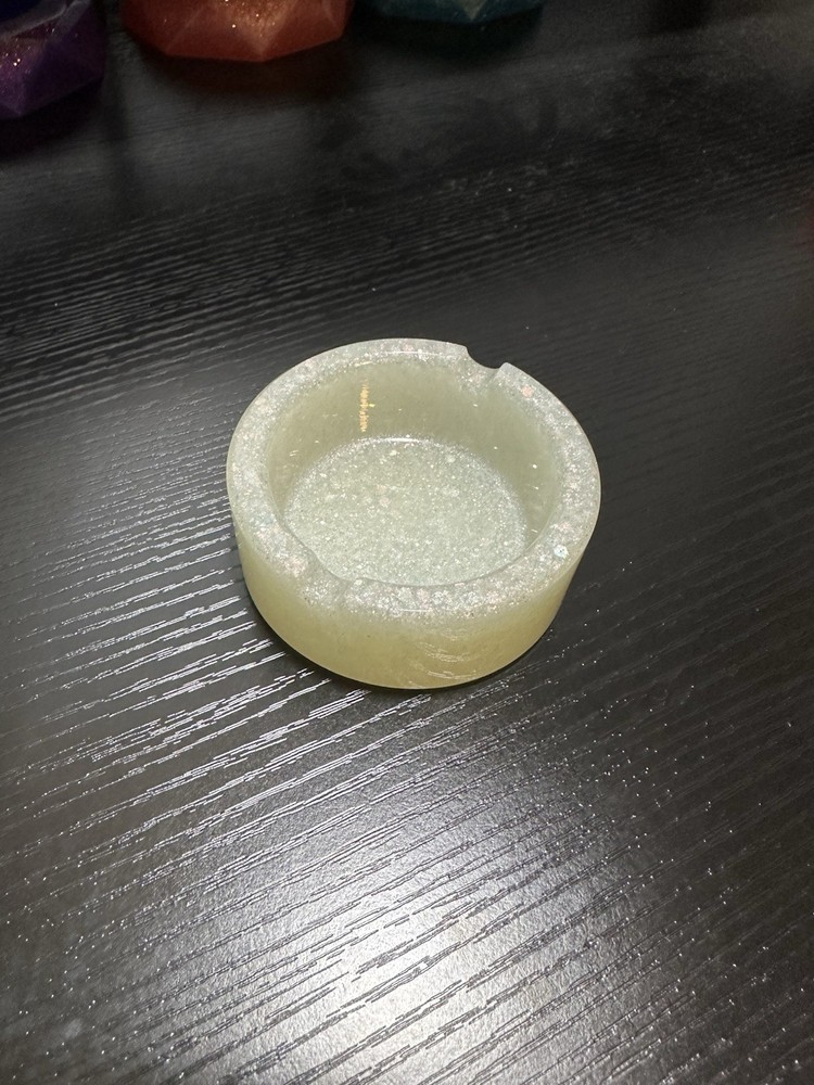Small Resign Ash Tray