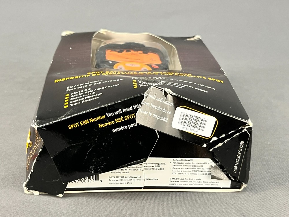 SPOT 2 Satellite GPS Tracker Messenger SOS Beacon NEW Open Box (3E)