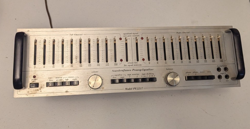 Soundcraftsmen PE2217 Preamp Equalizer