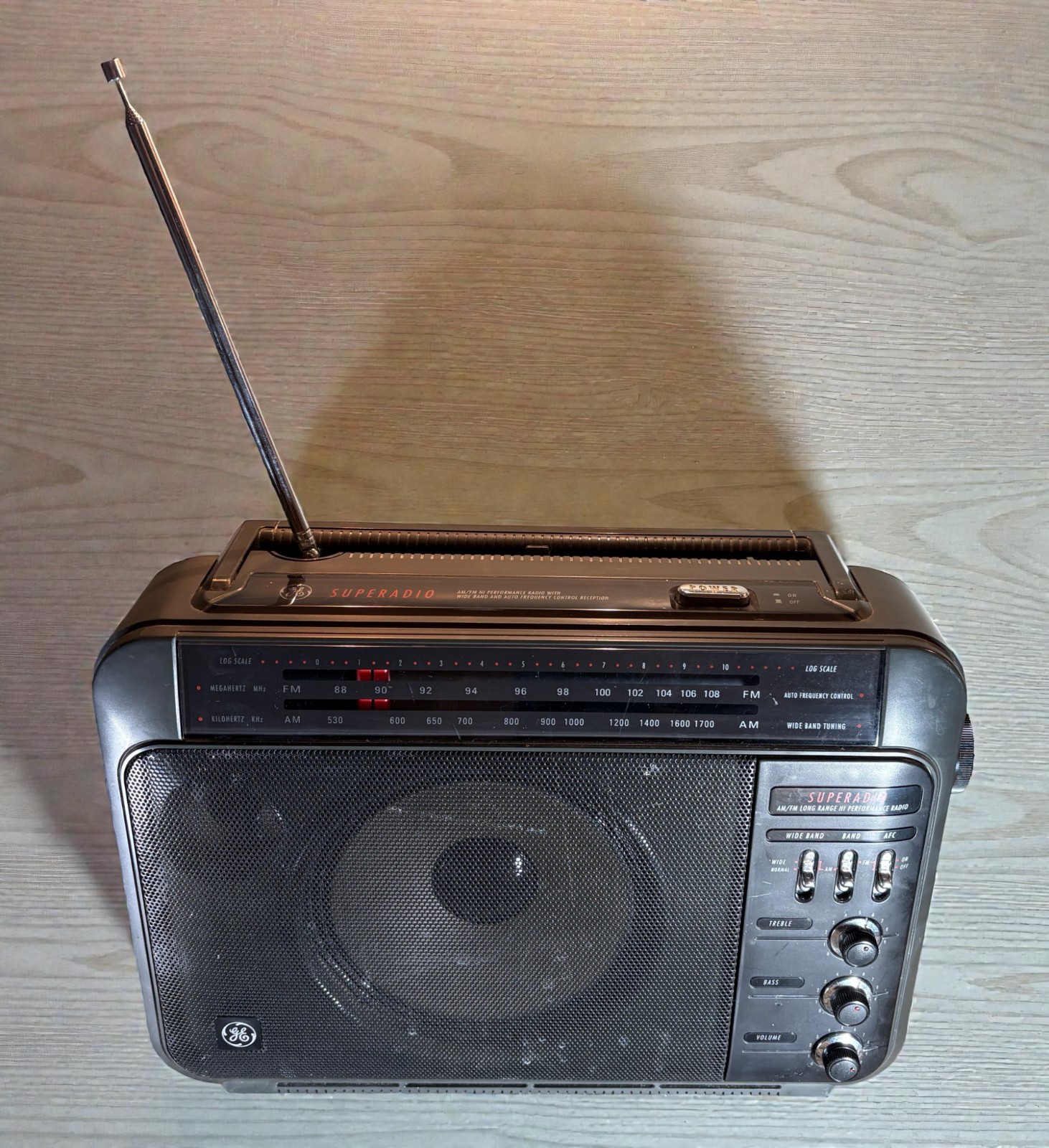 General Electric Superadio Series III 7-2887A AM/FM Works & Sounds Great