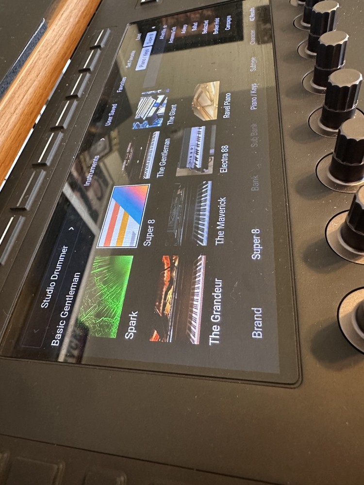 Native Instruments Kontrol S88 Mk3 88-key Smart Keyboard Controller