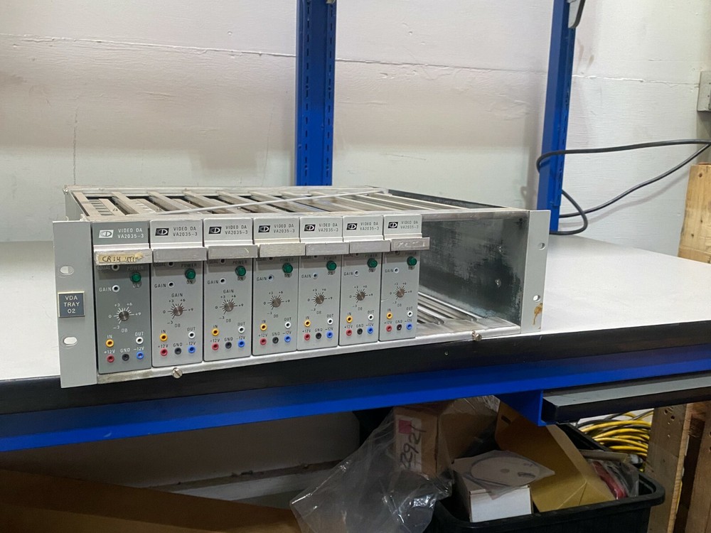 Central Dynamics VDA Tray 02 Backplane with 7 Each Video DA VA2035-3 Modules