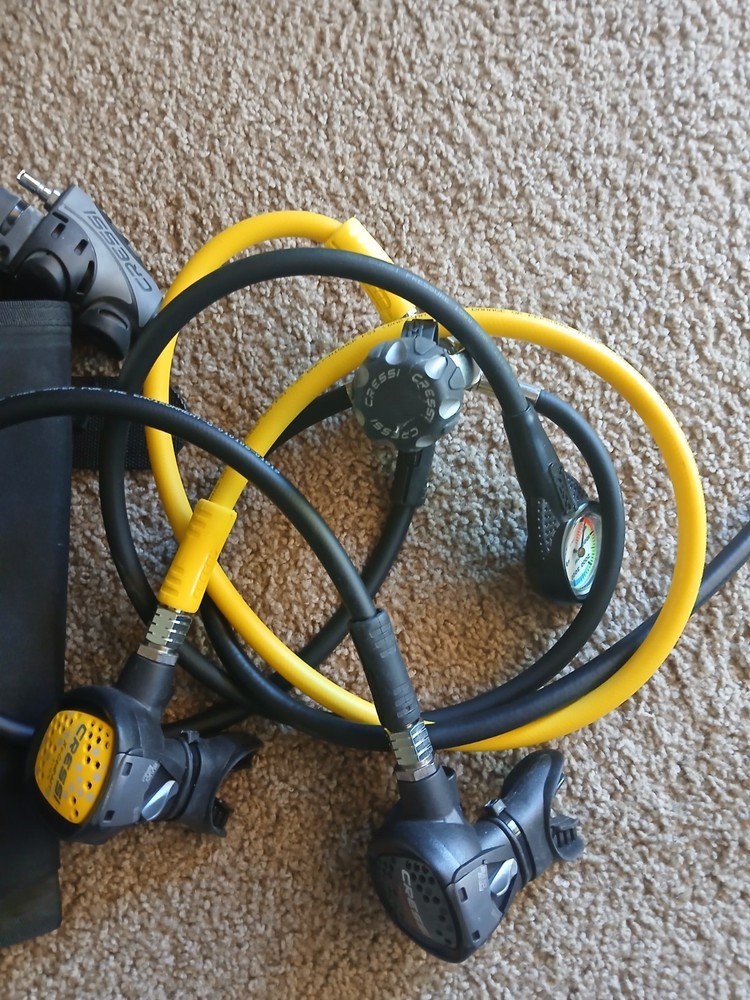 Cressi Complete dive set XL BCD and octopus