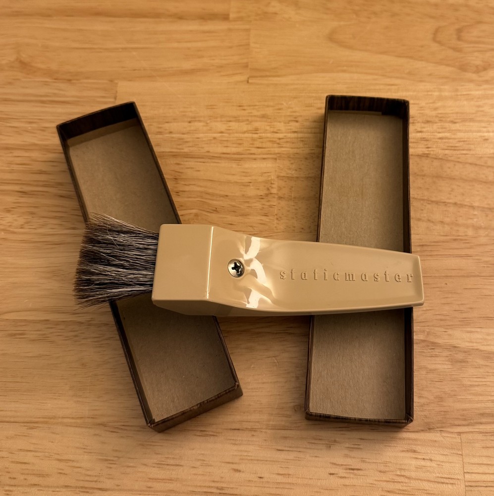Vintage Staticmaster Brush Model 1C200