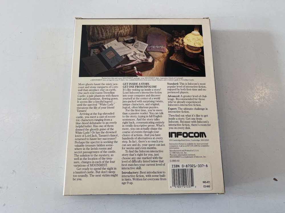 Moonmist Atari XL/XE Series Infocom Game 5.25” Disk With Box + Extras