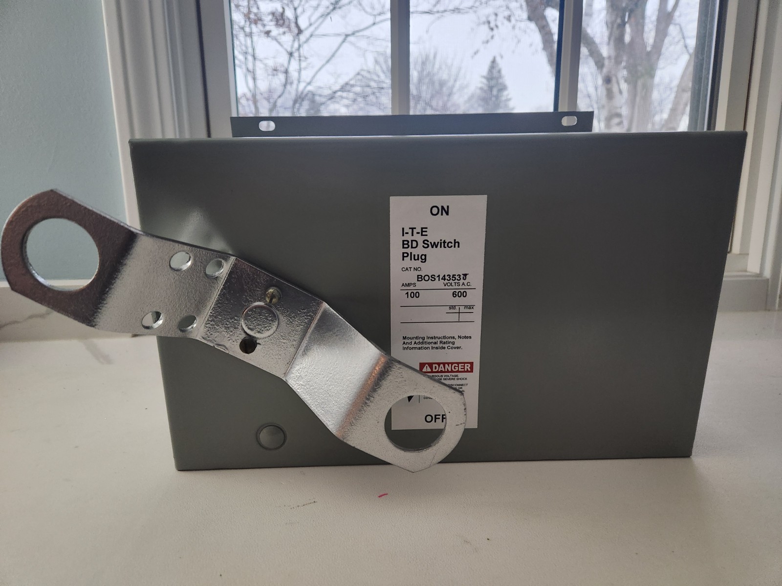 ITE SIEMENS BOS14353-J 100 AMP 600 VOLT 3P3W FUSIBLE CLASS J BUS PLUG